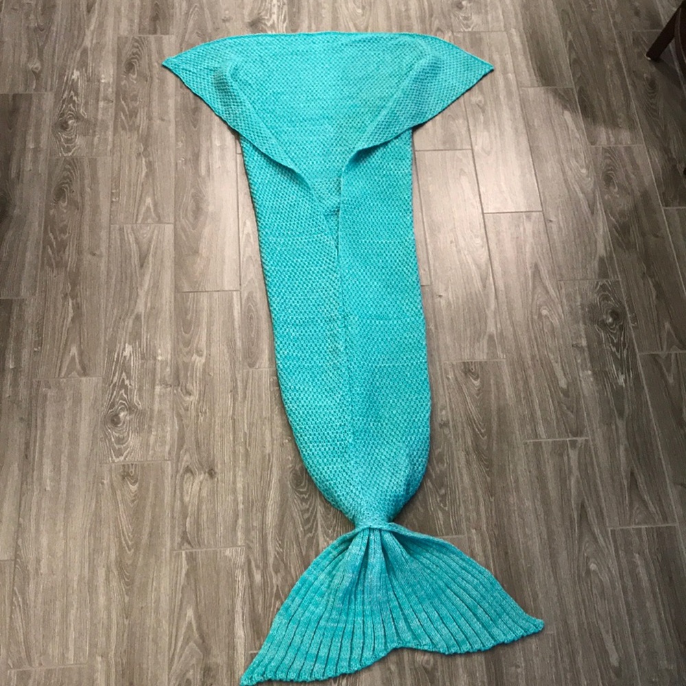 Mermaid tail blanket NWOT